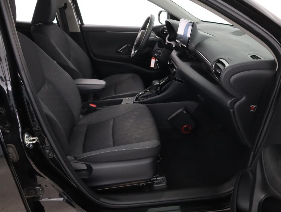 TOYOTA Yaris 2024