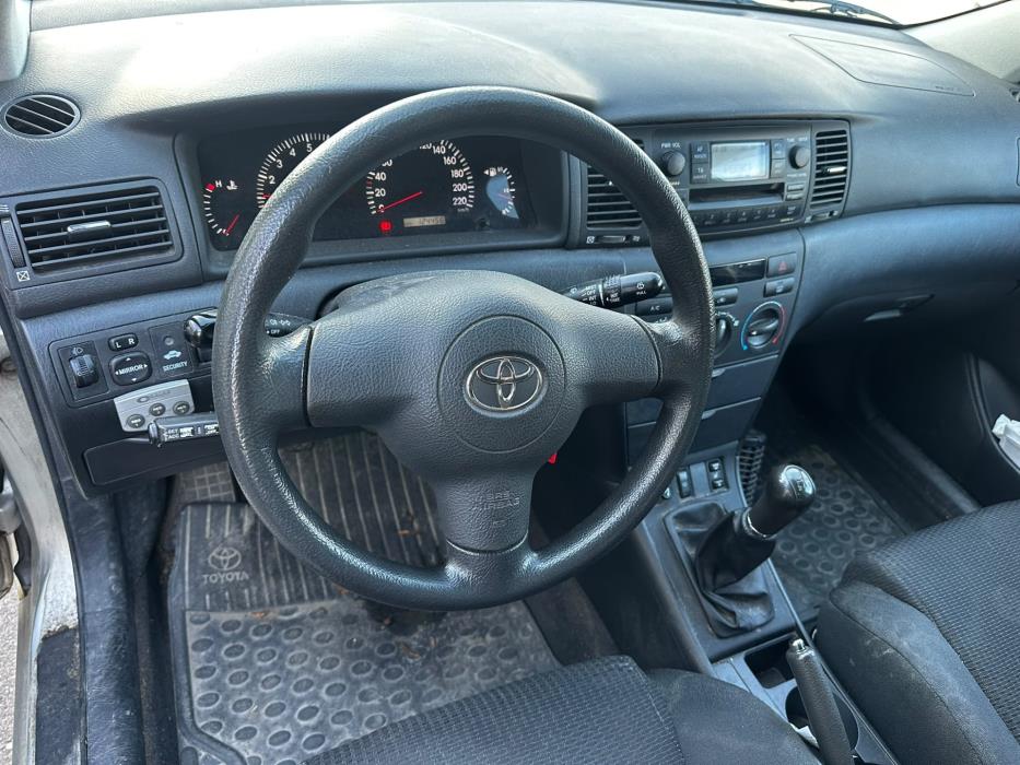 TOYOTA Corolla 2004