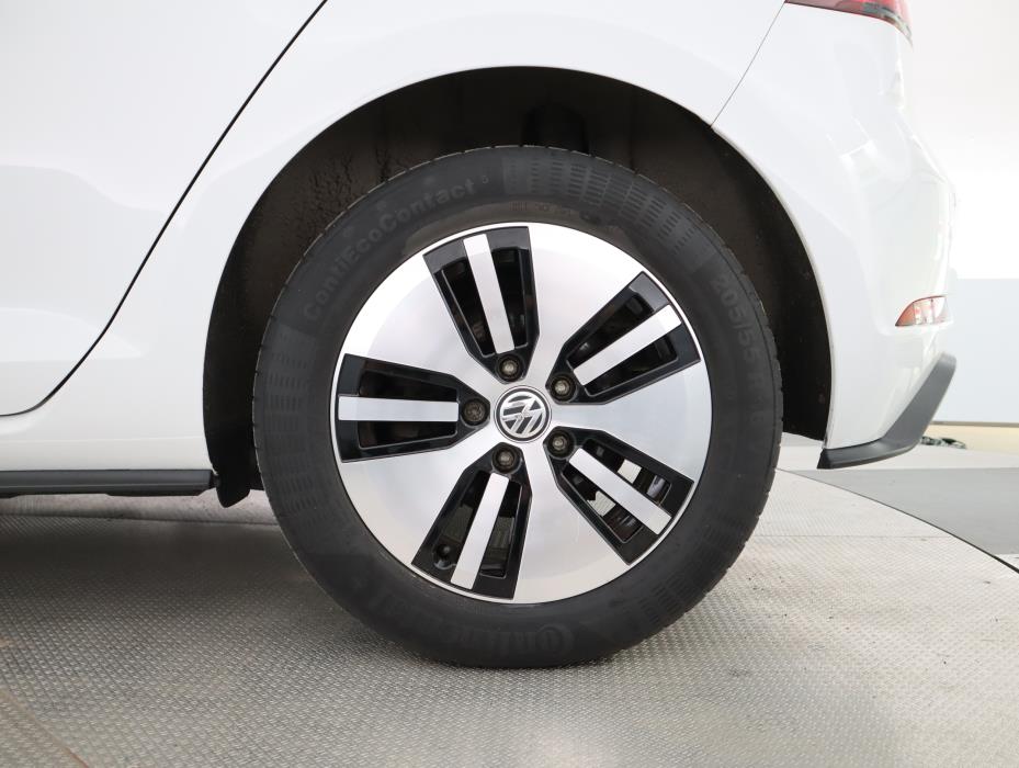 VOLKSWAGEN GOLF 2020