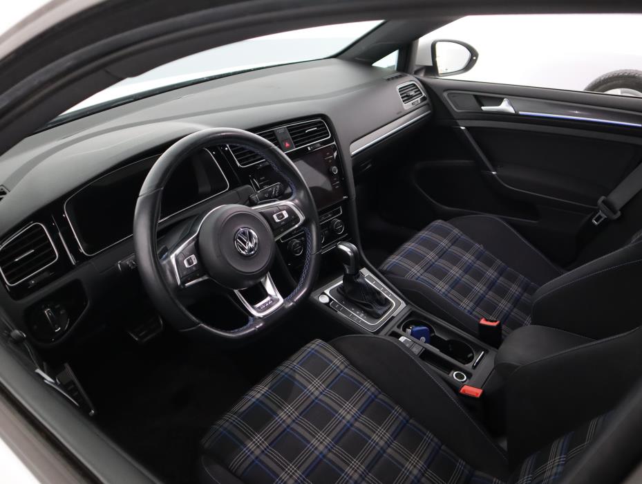VOLKSWAGEN GOLF 2020