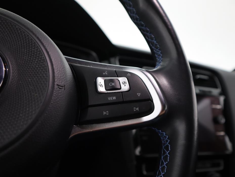 VOLKSWAGEN GOLF 2020