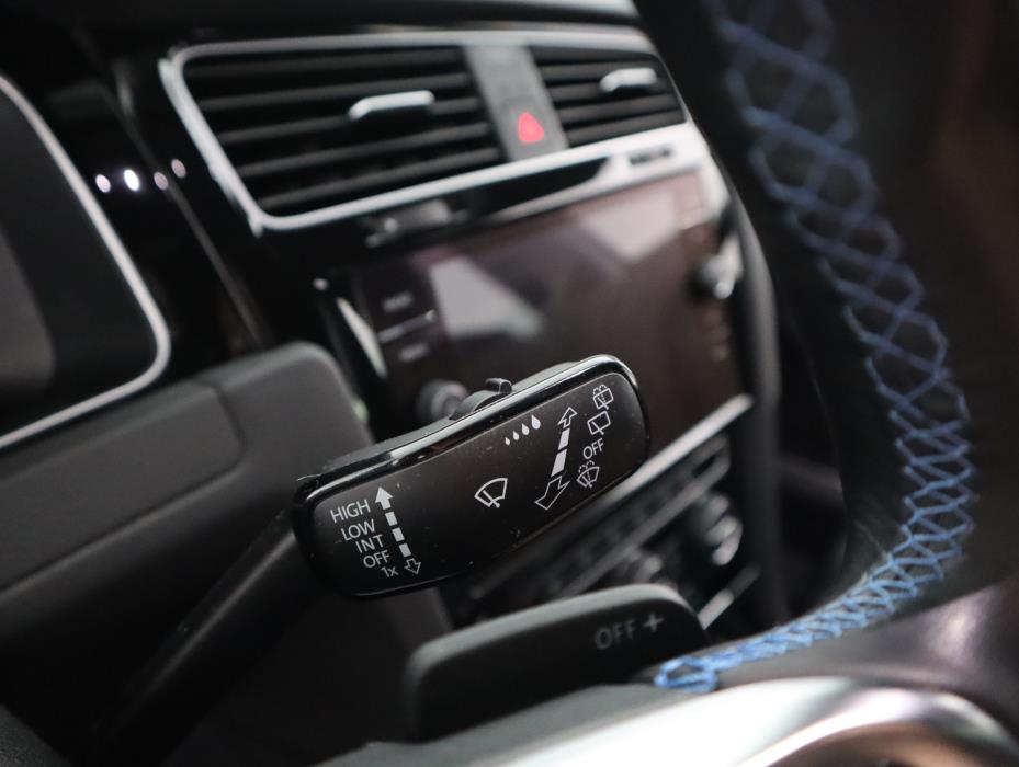VOLKSWAGEN GOLF 2020
