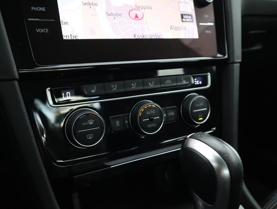 VOLKSWAGEN GOLF 2020