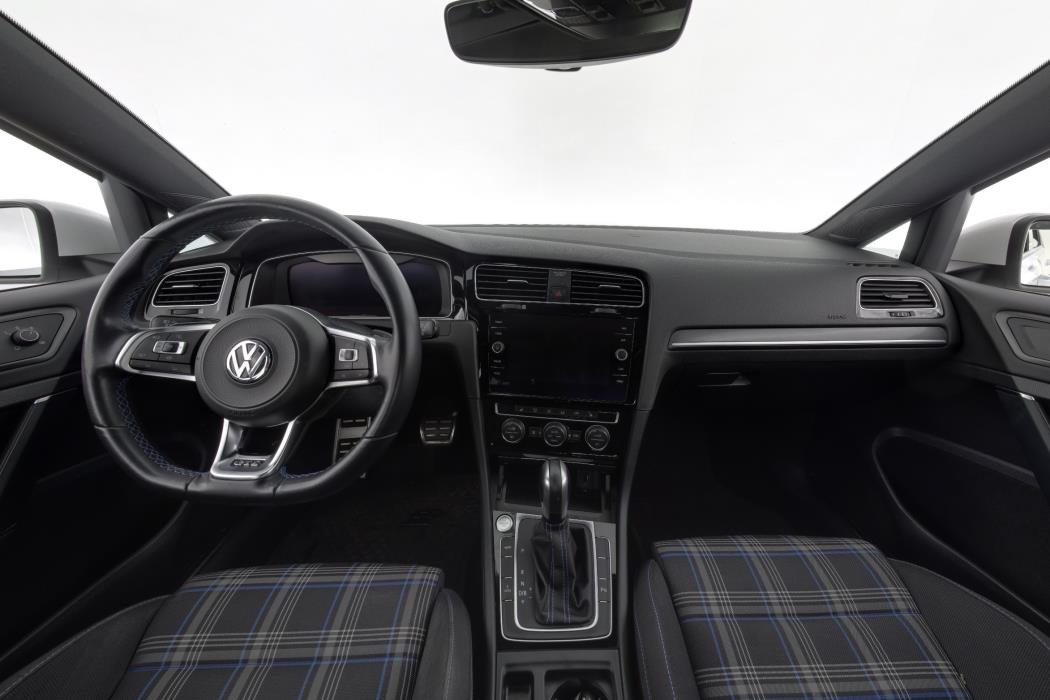 VOLKSWAGEN GOLF 2020