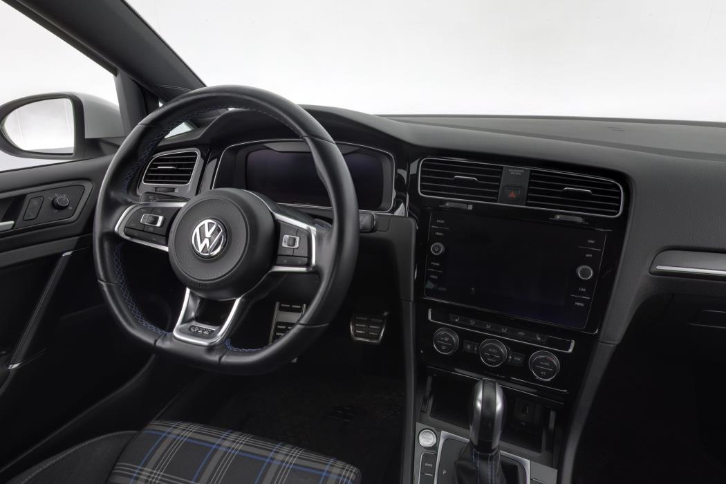VOLKSWAGEN GOLF 2020
