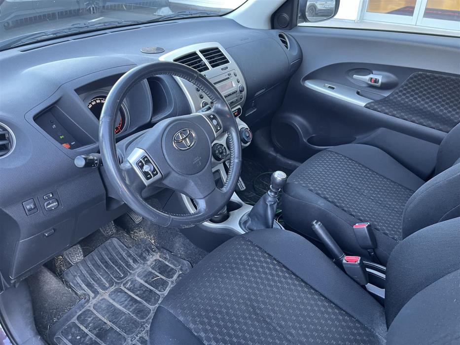 TOYOTA URBAN CRUISER 2010