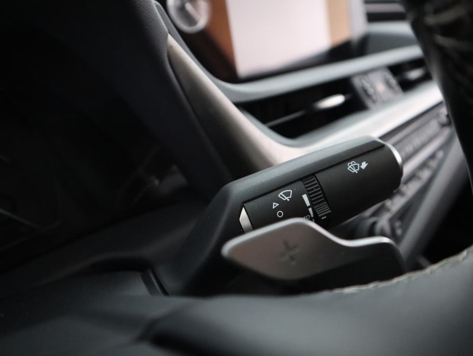 LEXUS ES 2020