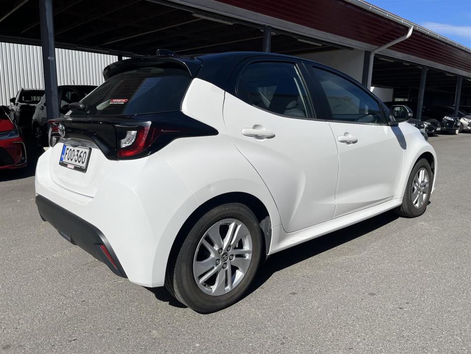 TOYOTA Yaris 2021