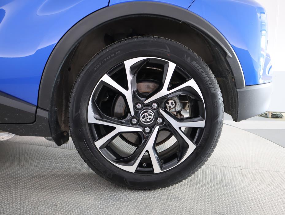 TOYOTA C-HR 2021