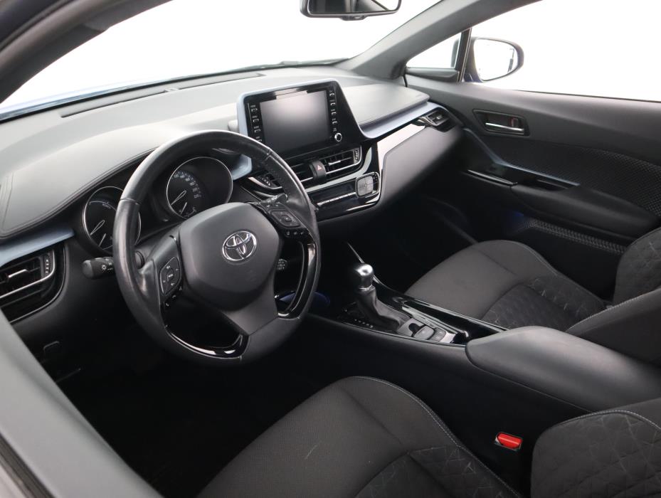 TOYOTA C-HR 2021