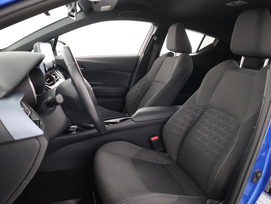 TOYOTA C-HR 2021
