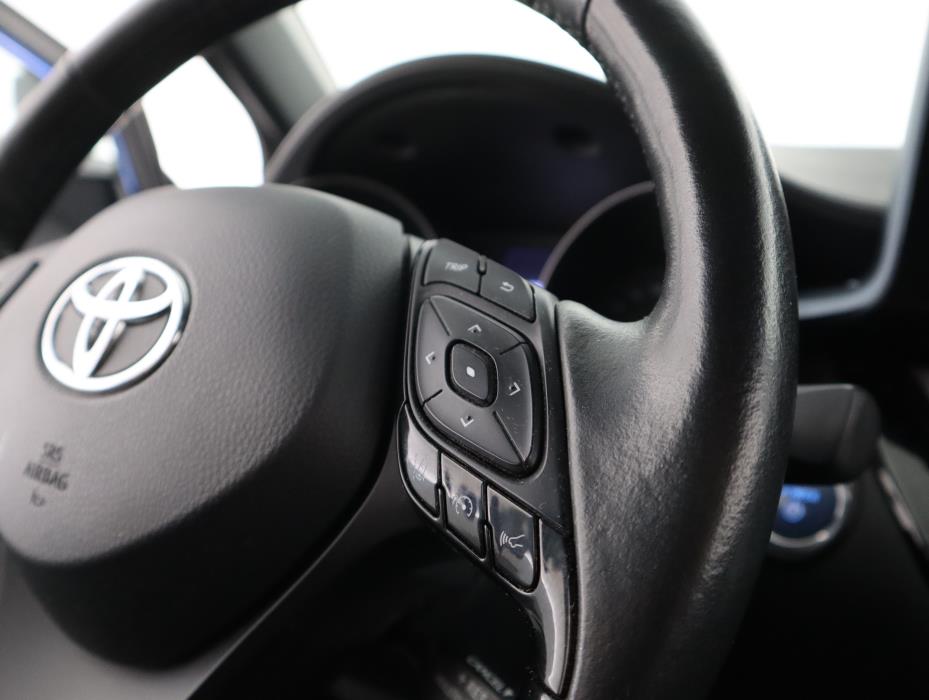 TOYOTA C-HR 2021