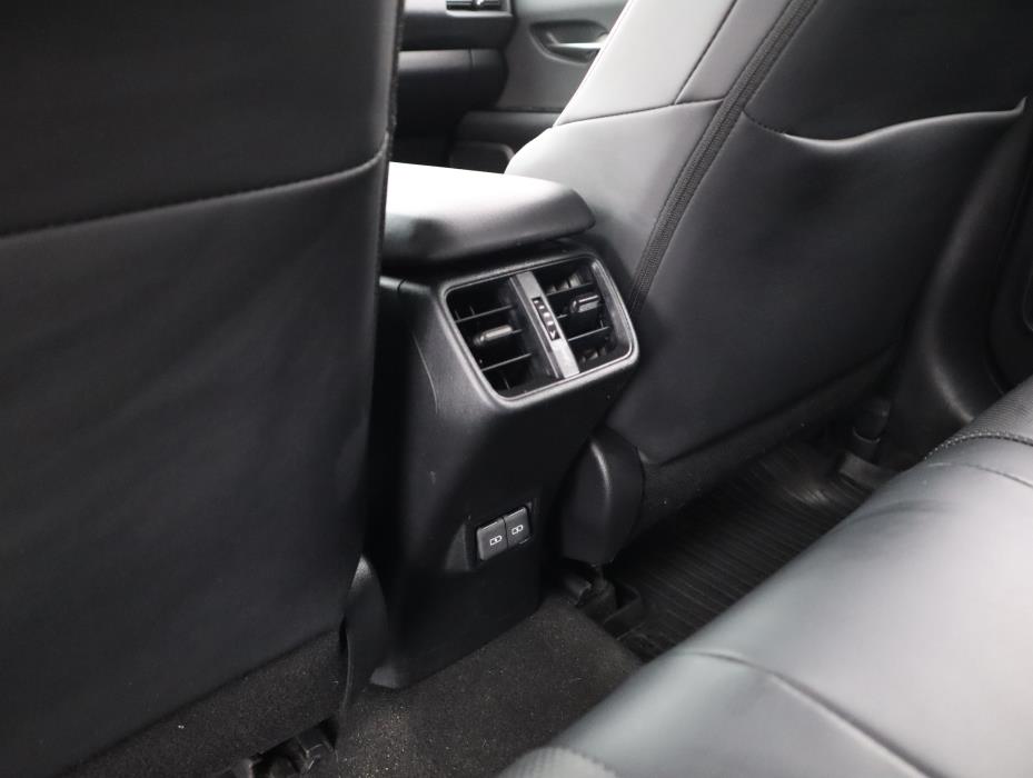 LEXUS UX 2024