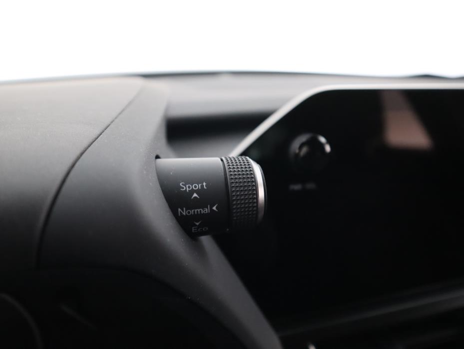 LEXUS UX 2024