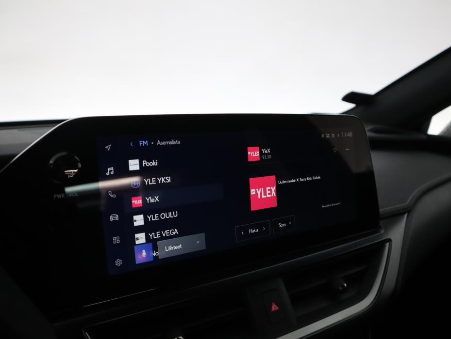 LEXUS UX 2024