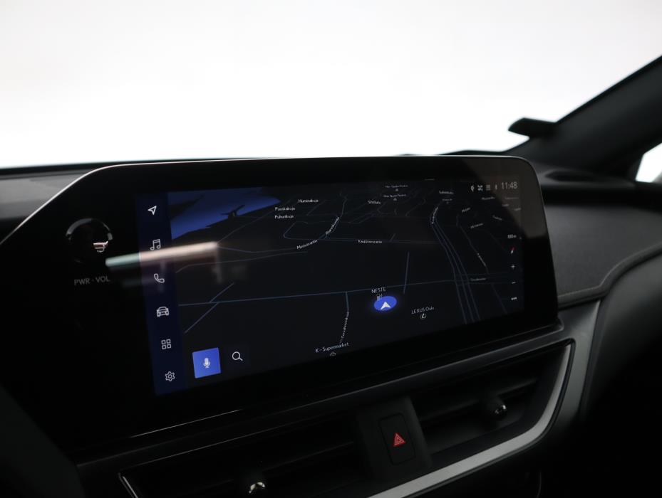 LEXUS UX 2024