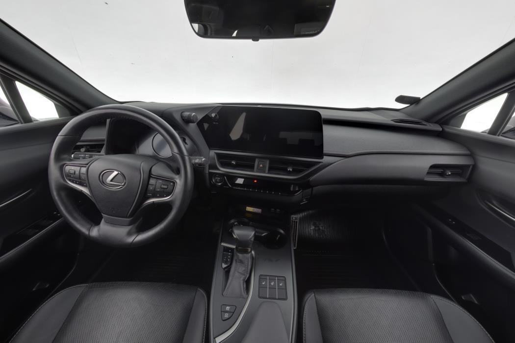 LEXUS UX 2024