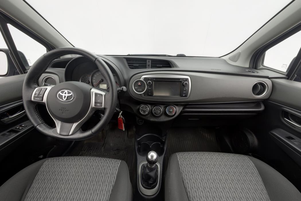 TOYOTA Yaris 2014