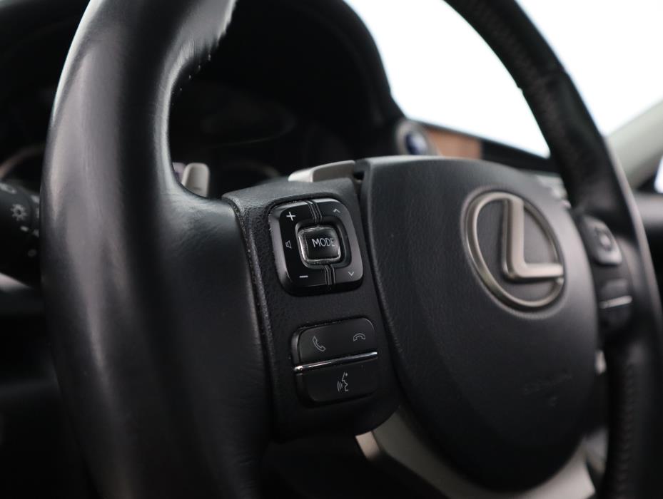 LEXUS IS 2017