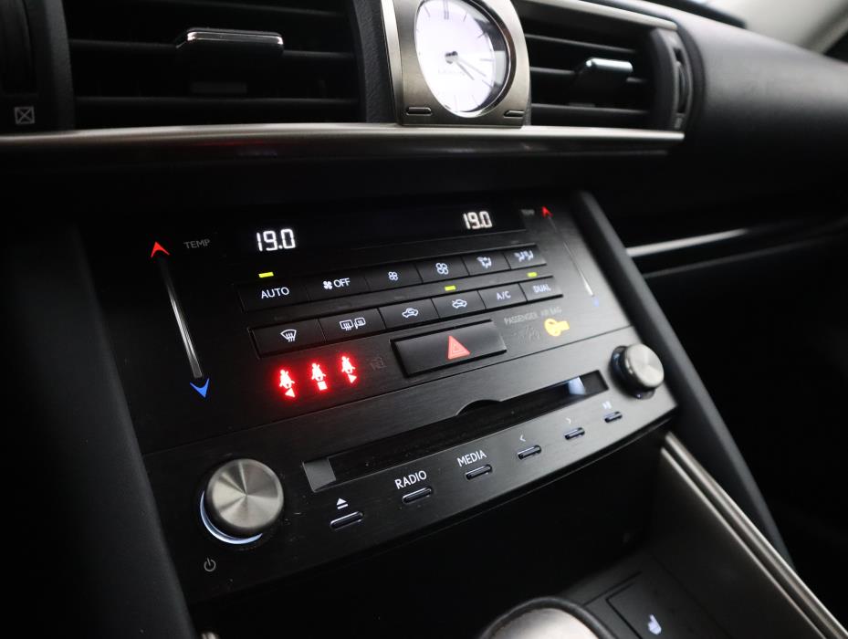 LEXUS IS 2017