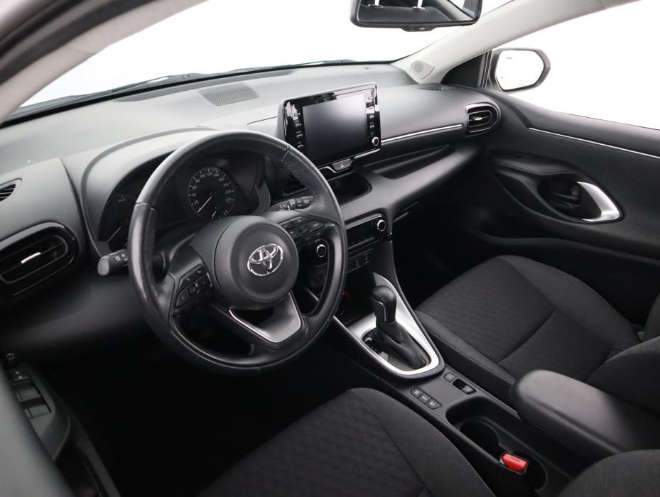 TOYOTA Yaris 2021