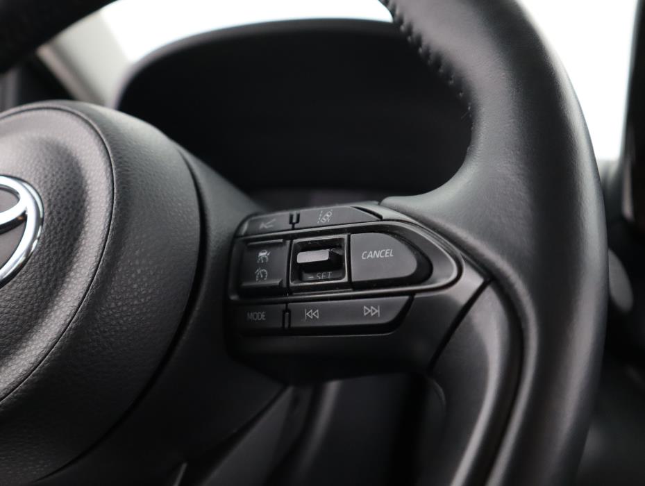 TOYOTA Yaris 2021