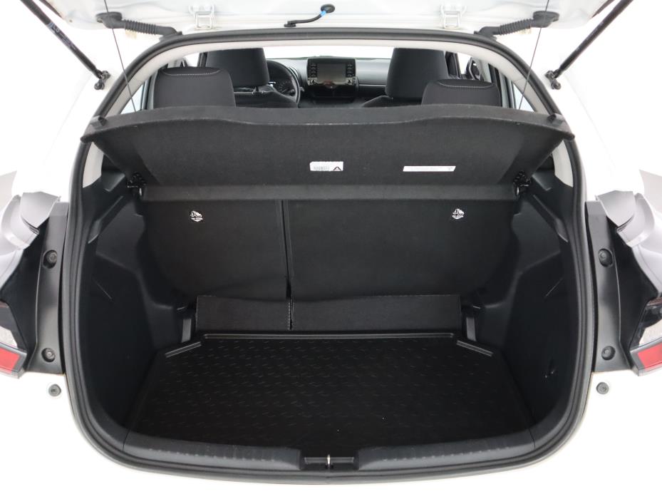 TOYOTA Yaris 2021