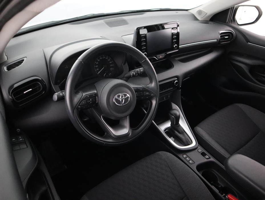 TOYOTA Yaris 2021