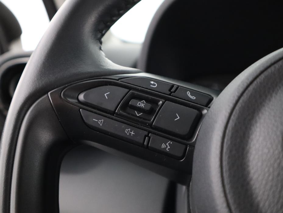 TOYOTA Yaris 2021