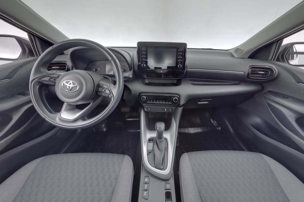 TOYOTA Yaris 2021