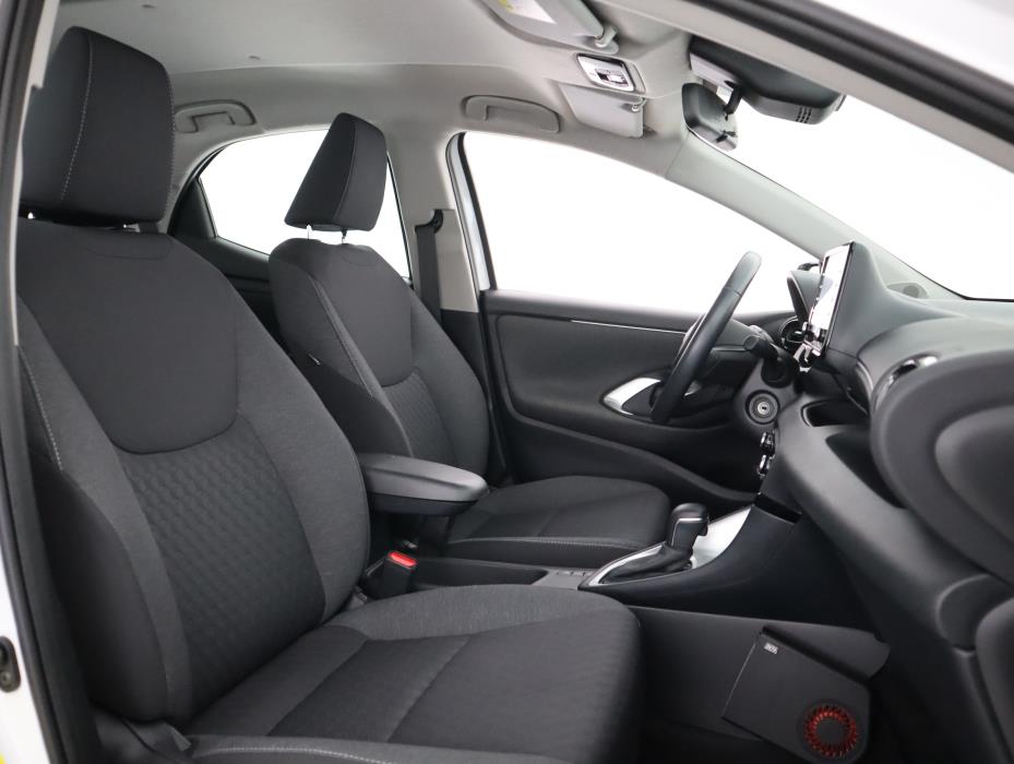TOYOTA Yaris 2021