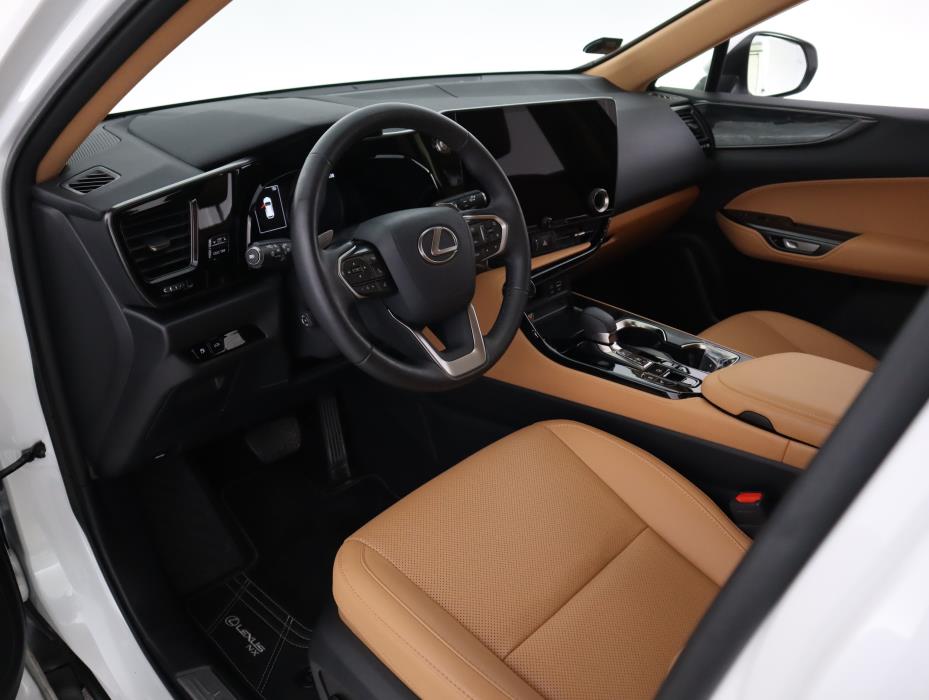 LEXUS NX 2025