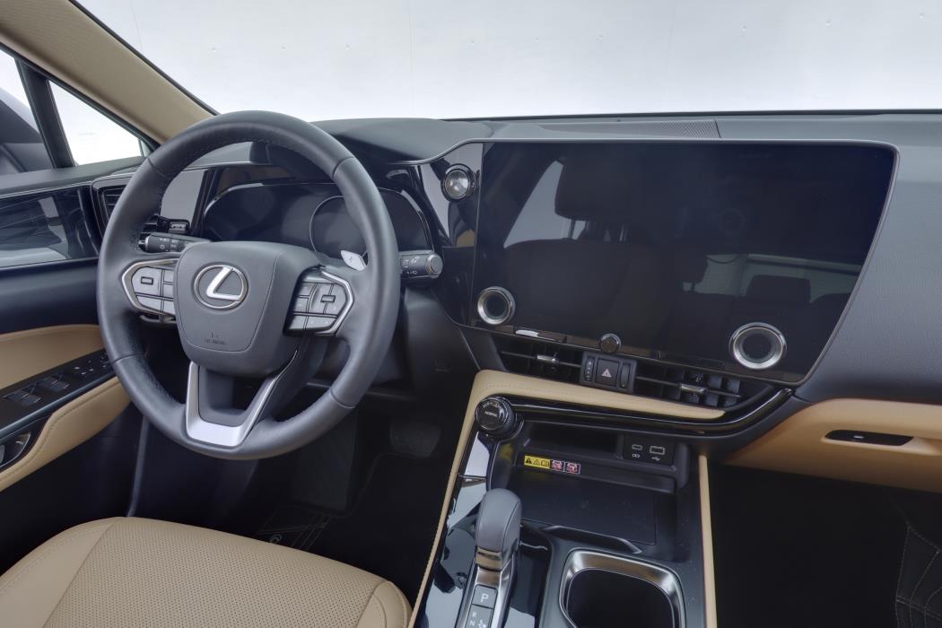 LEXUS NX 2025
