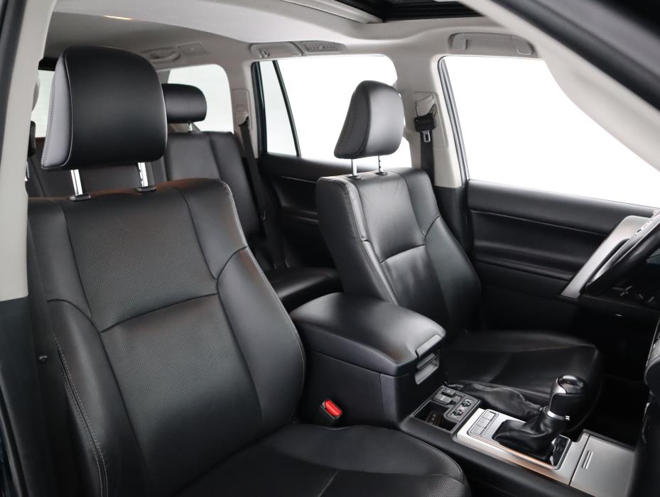 TOYOTA Land Cruiser 2021