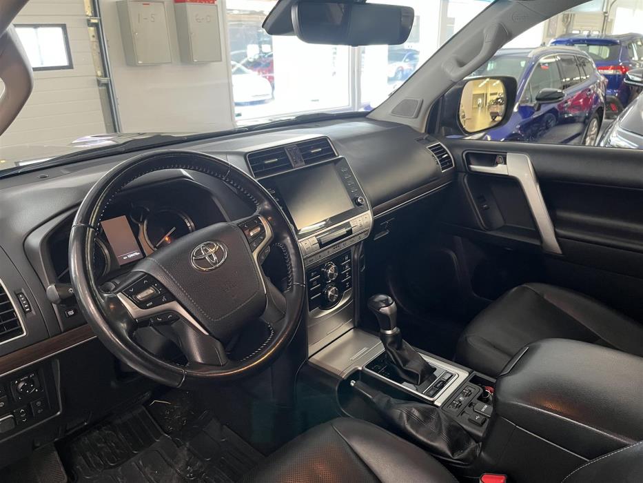 TOYOTA Land Cruiser 2021