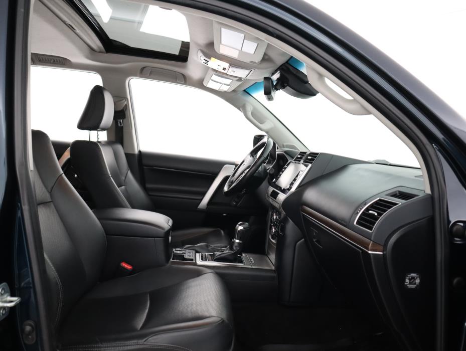TOYOTA Land Cruiser 2021