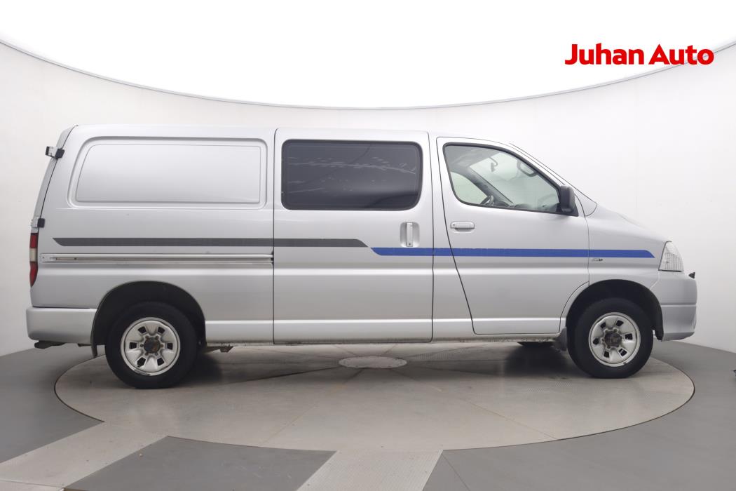 TOYOTA Hiace 2009