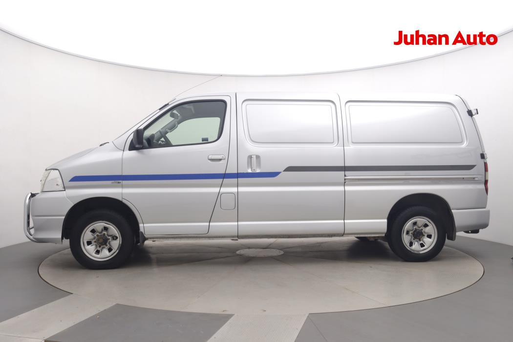 TOYOTA Hiace 2009