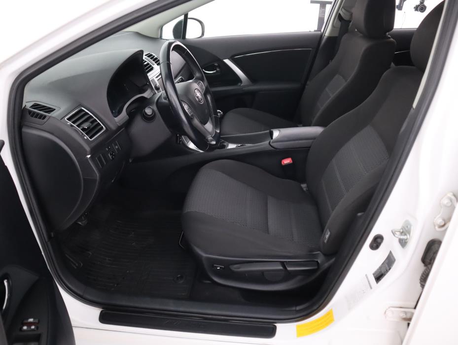 TOYOTA Avensis 2012