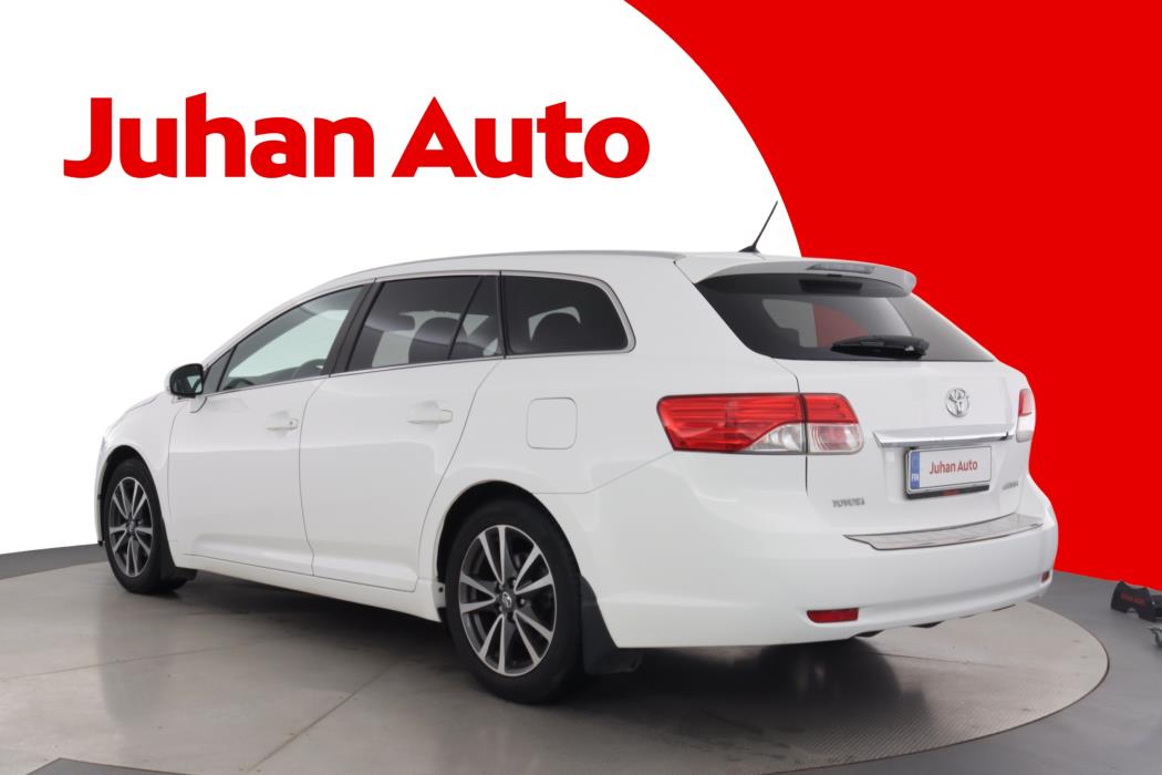 TOYOTA Avensis 2012