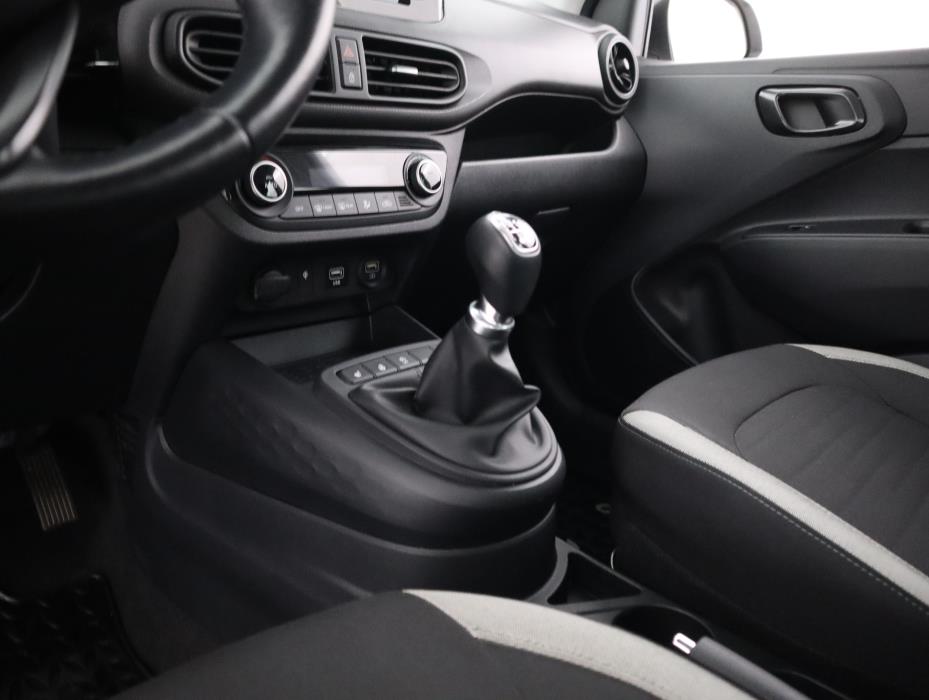 HYUNDAI i10 2021