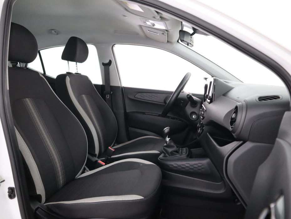 HYUNDAI i10 2021