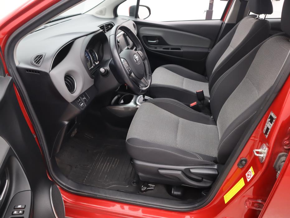TOYOTA Yaris 2016