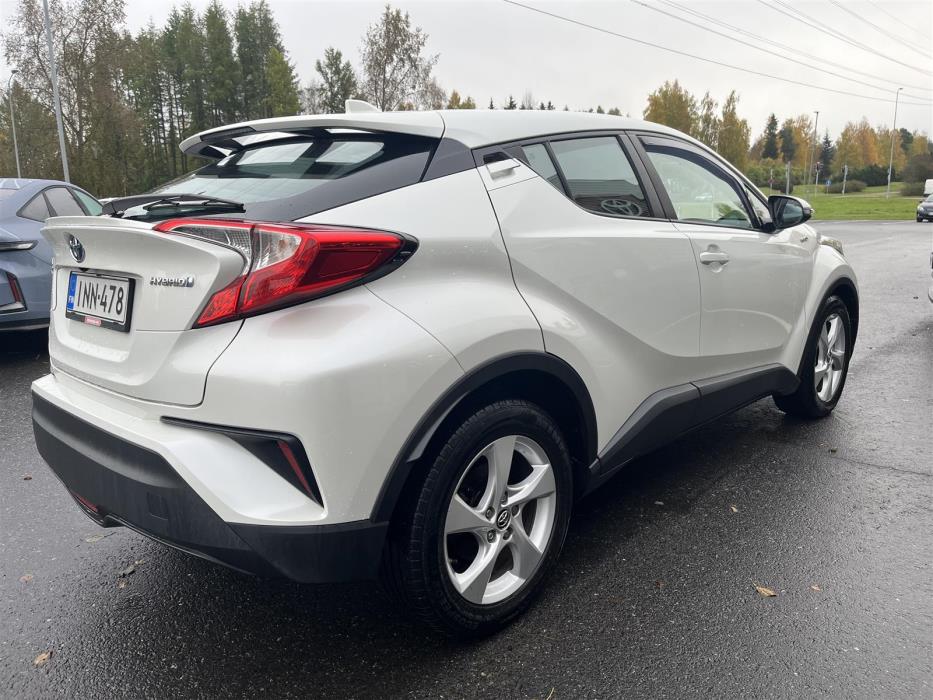 TOYOTA C-HR 2017