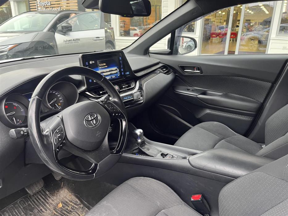 TOYOTA C-HR 2017