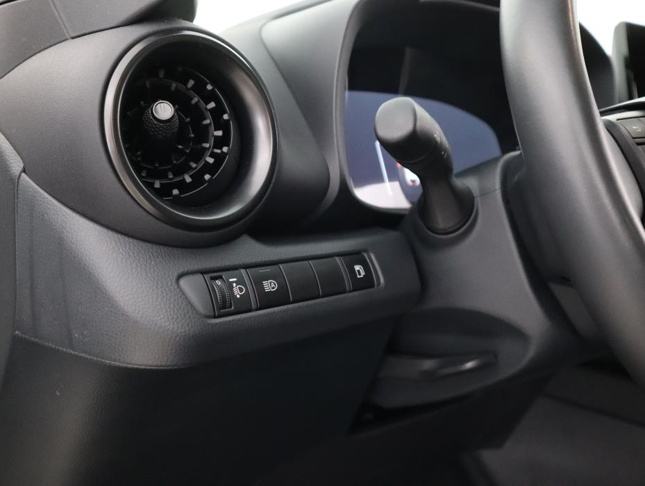 TOYOTA C-HR 2024