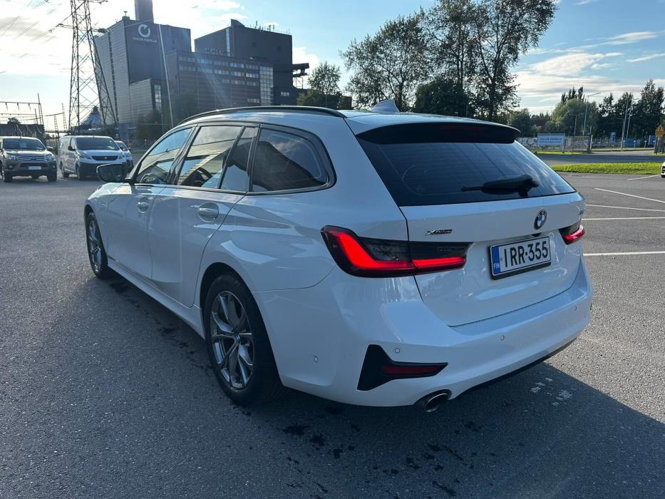 BMW 330 2021