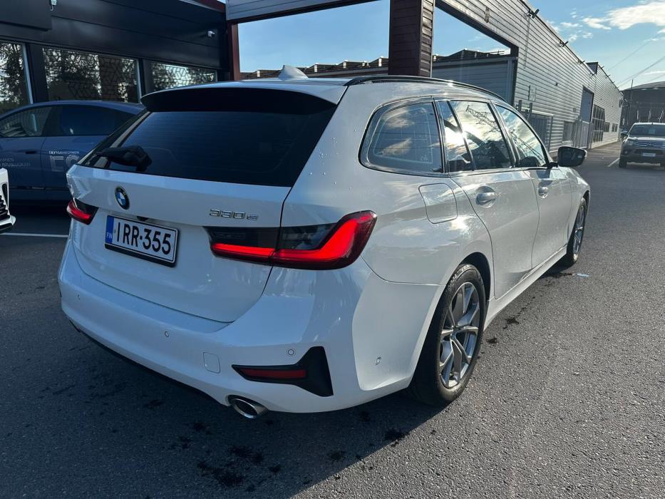 BMW 330 2021