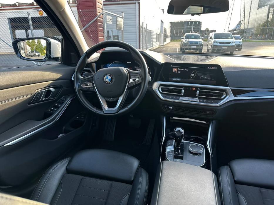 BMW 330 2021
