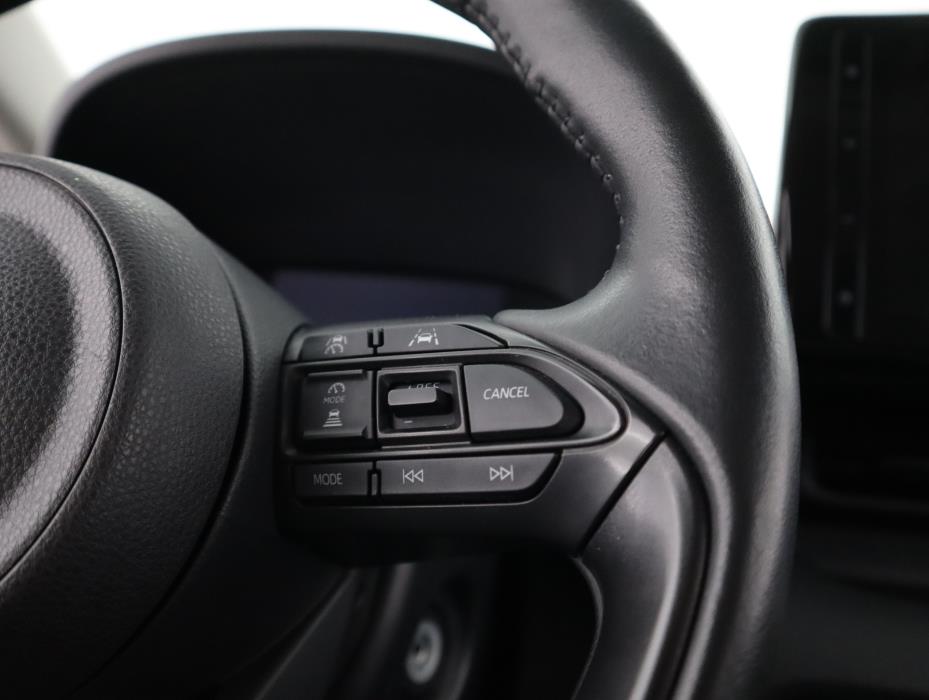 TOYOTA Yaris 2024